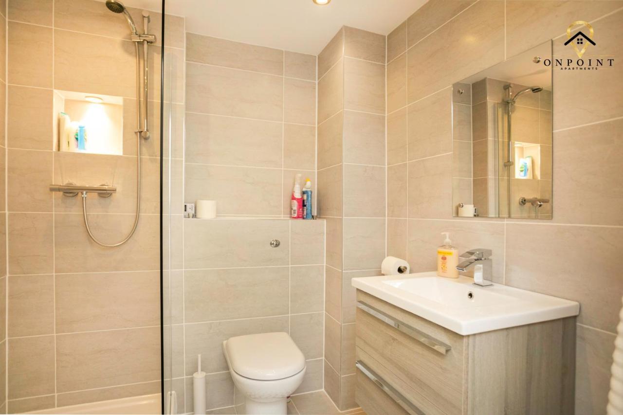 נוטינגהאם ✰Onpoint -Large 2 Bedroom Apt With Parking!✰ מראה חיצוני תמונה