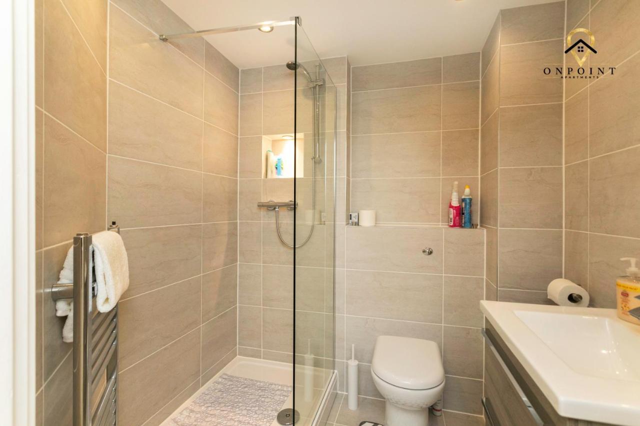 נוטינגהאם ✰Onpoint -Large 2 Bedroom Apt With Parking!✰ מראה חיצוני תמונה